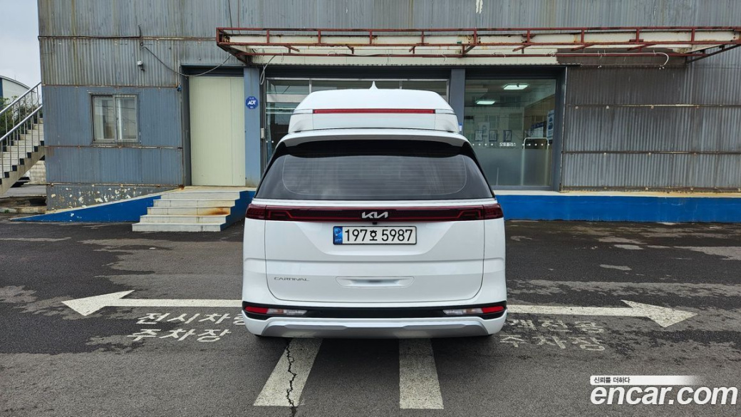 Kia Carnival 9-Seater Hi-Limousine, 2022