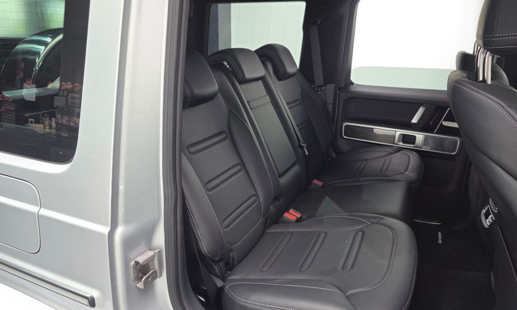 Mercedes-Benz G-Class G450d, 2025