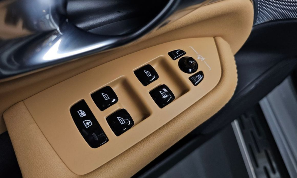 Volvo XC90 B6 Ultra Bright, 2025