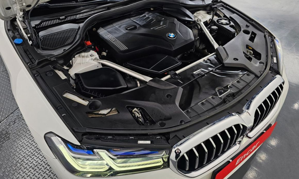 BMW 5-Series 530i M Sport Package, 2023