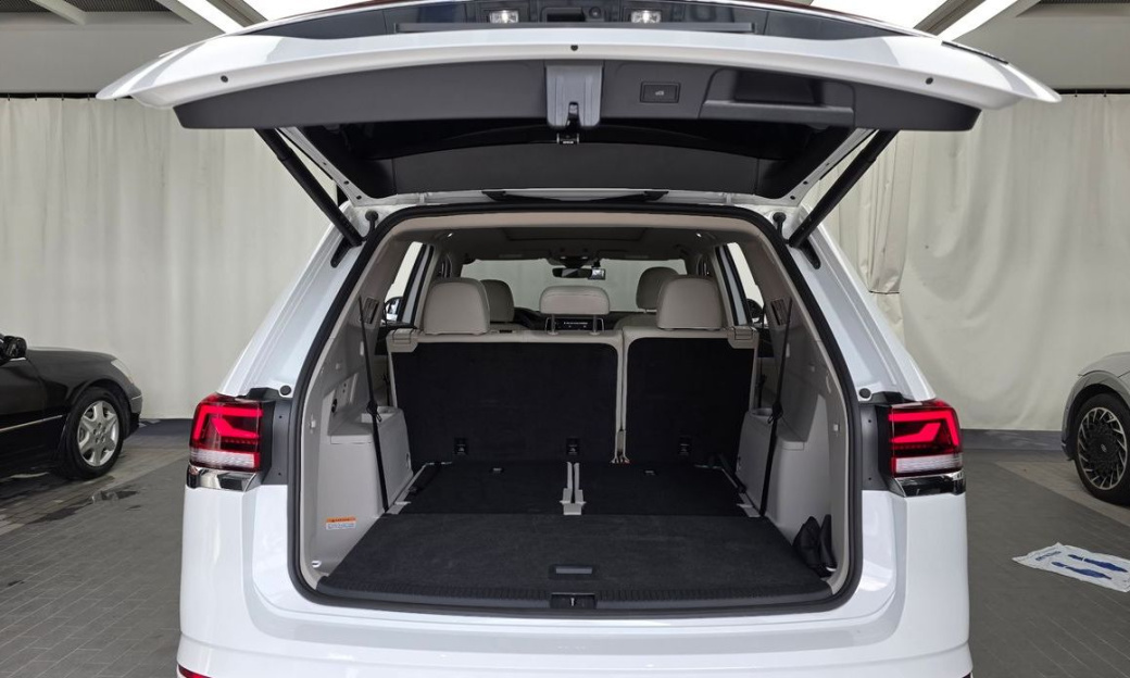 Volkswagen Atlas 2.0 TSI R-LINE 7-Seater, 2025