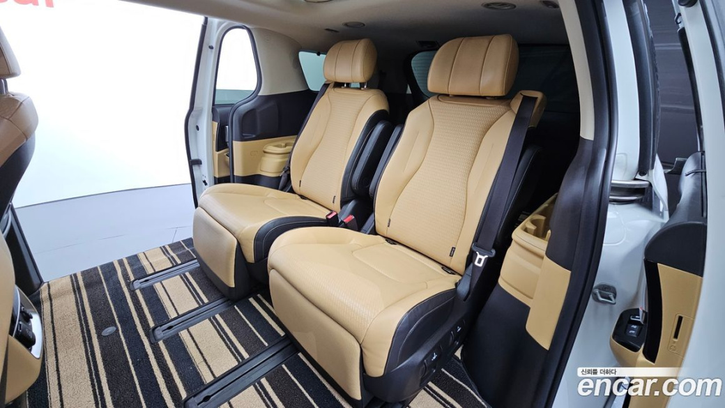 Kia Carnival 7-Seater Signature, 2022