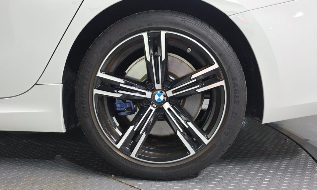 BMW 3-Series 320i M Sport, 2024