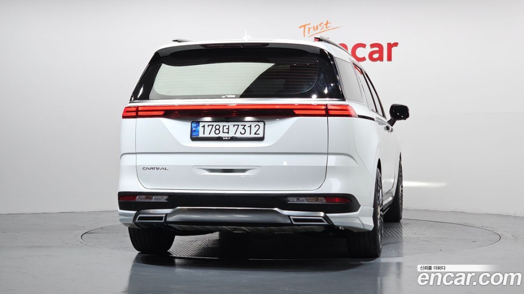 Kia Carnival 9-Seater Signature, 2023