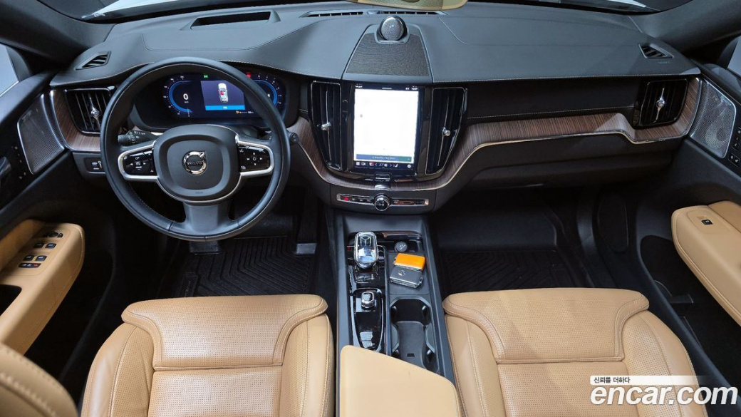Volvo XC60 B5 Inscription, 2022