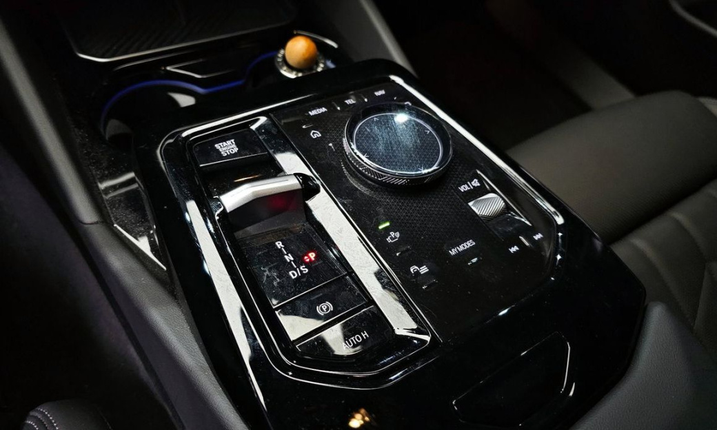 BMW 5-Series 520i M Sport, 2025