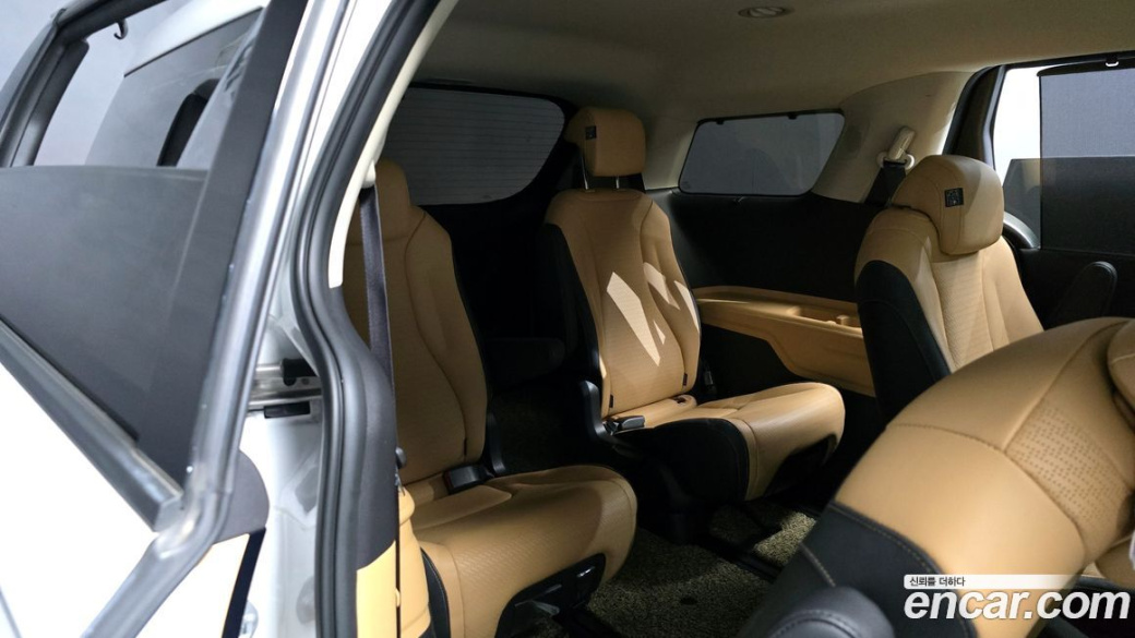 Kia Carnival 9-Seater Signature, 2023