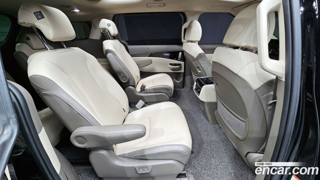 Kia Carnival 9-Seater Signature, 2022