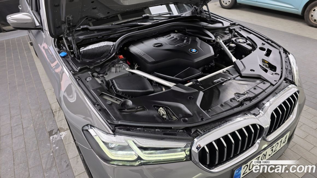 BMW 5-Series 530i M Sport Package, 2022
