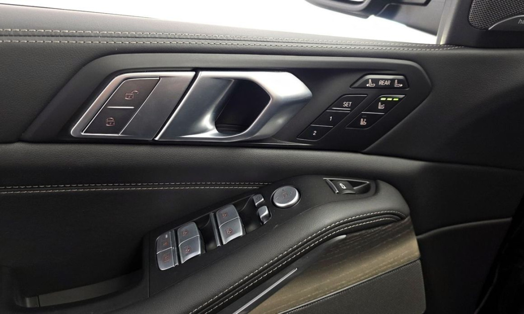 BMW X7 xDrive 40i Design Pure Excellence 7-Seater, 2025