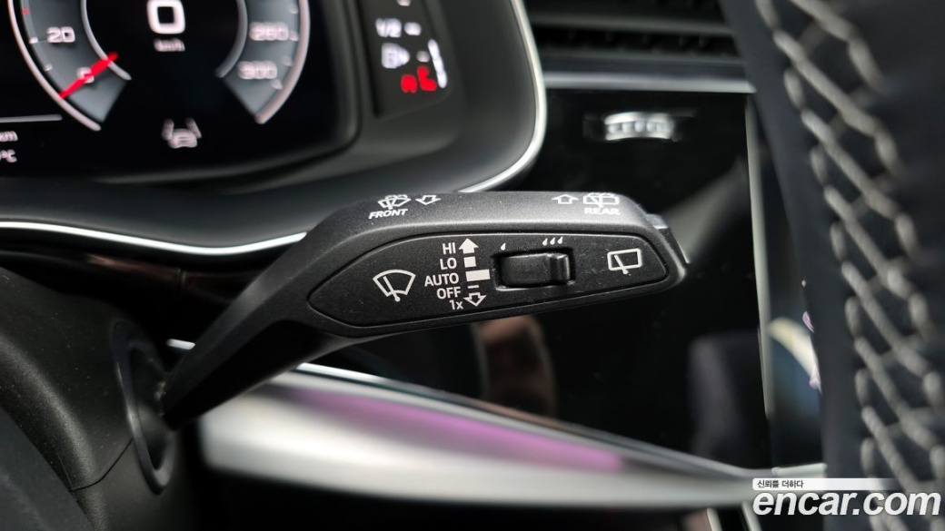 Audi Q7 55 TFSI Quattro Premium, 2023