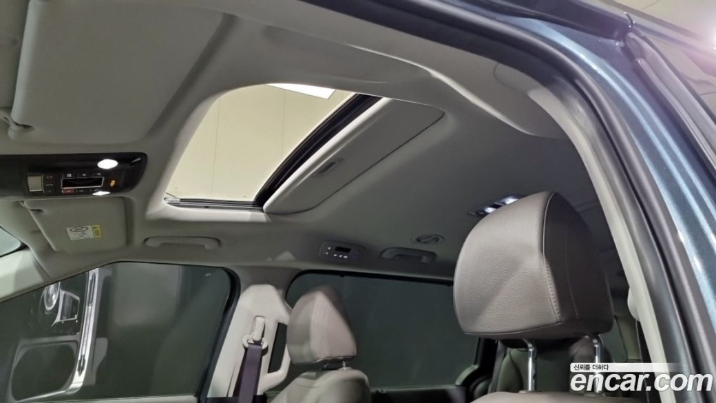 Kia Carnival 7-Seater Noblesse, 2024