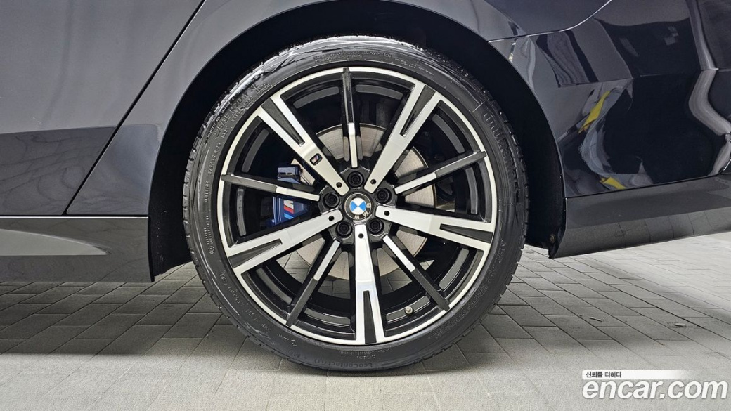 BMW 5-Series 530i xDrive M Sport, 2024