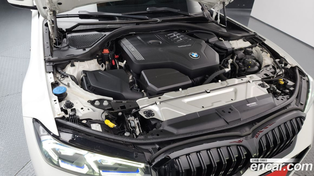 BMW 3-Series 320i M Sport, 2023