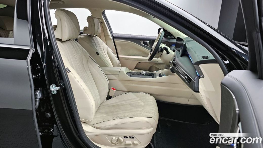 Kia K8 2.5 Gasoline 2WD, 2025