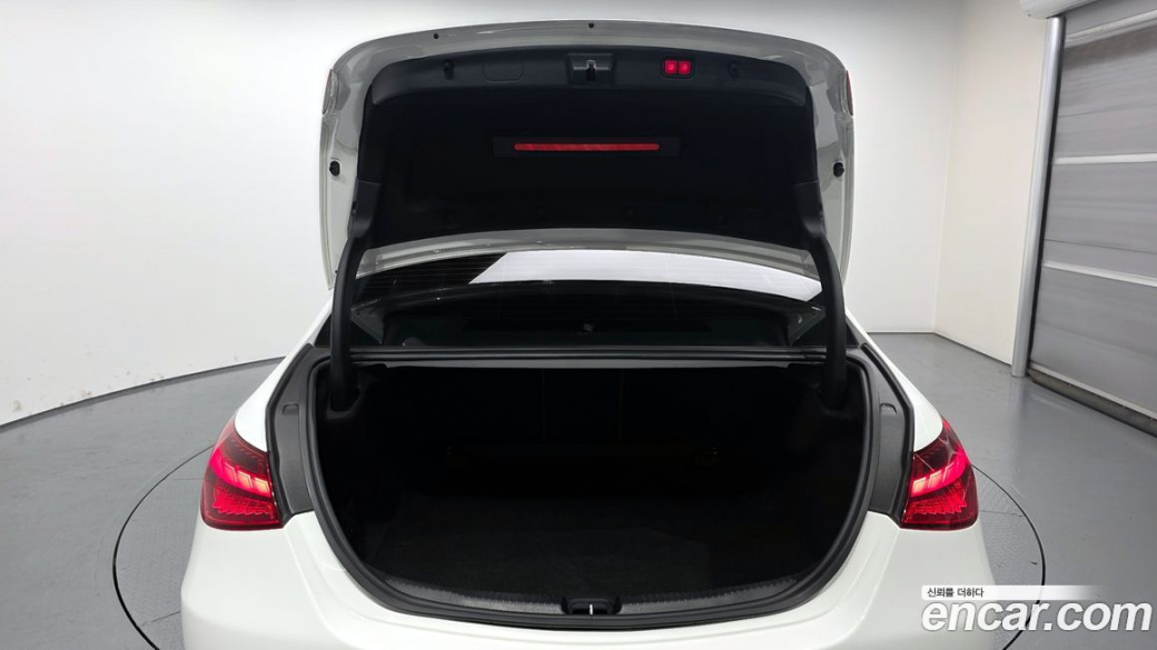Mercedes-Benz C-Class C300 4MATIC Avantgarde, 2023
