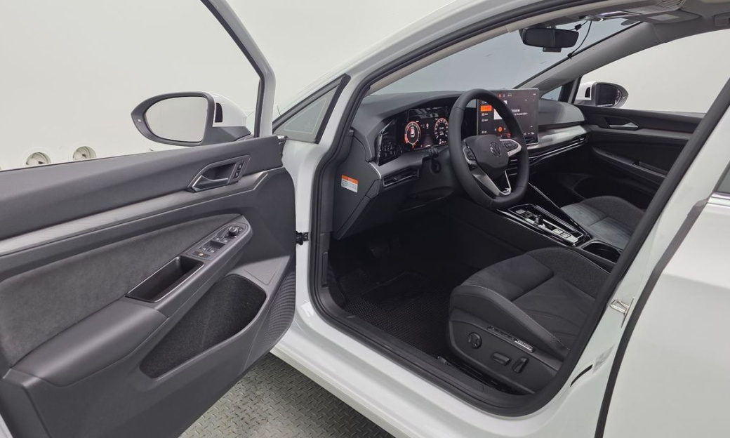 Volkswagen Golf 2.0 TDI Prestige, 2025