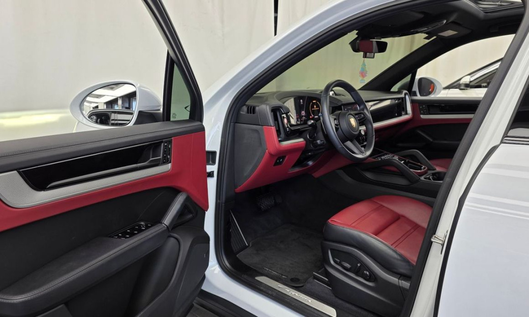 Porsche Cayenne 3.0, 2024