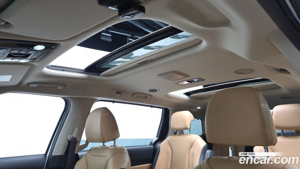 Kia Carnival 9-Seater Signature, 2023