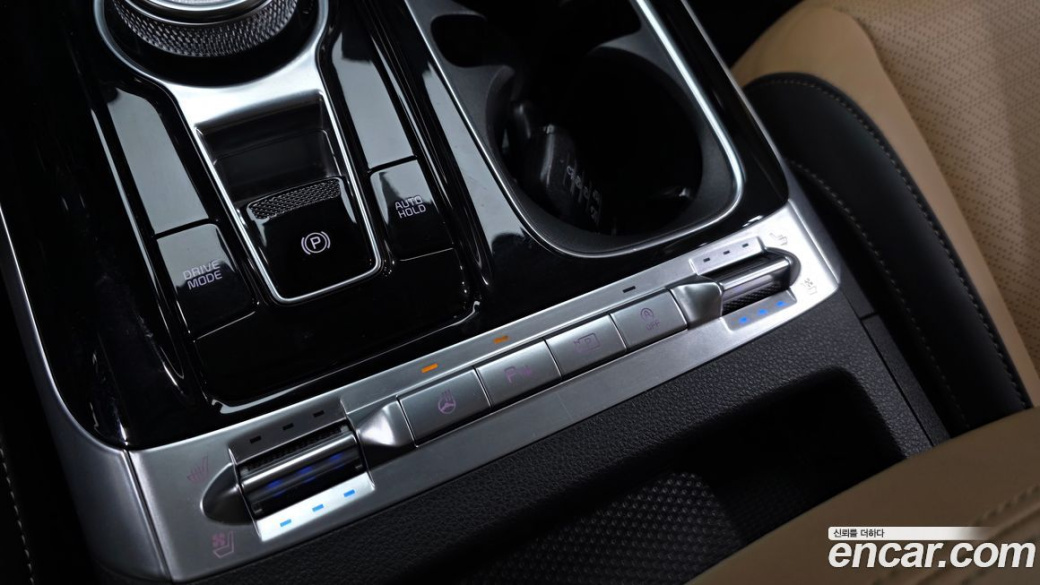 Kia Carnival 9-Seater Signature, 2022