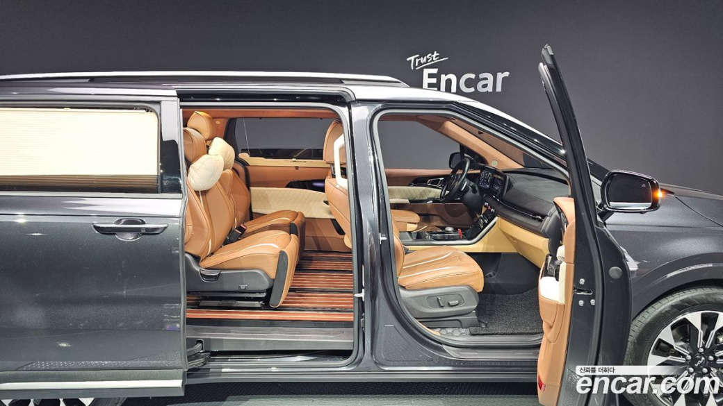Kia Carnival 9-Seater Signature, 2023