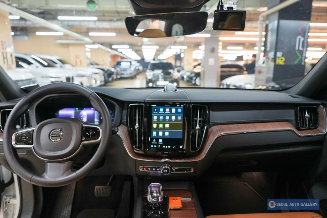 Volvo XC60 B5 Ultimate Bright, 2024