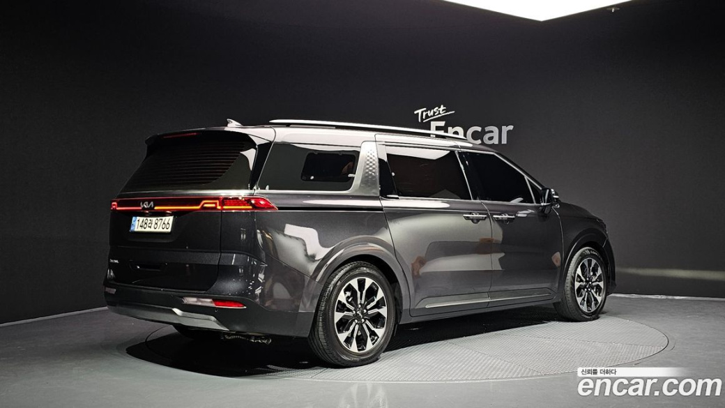 Kia Carnival 9-Seater Signature, 2023