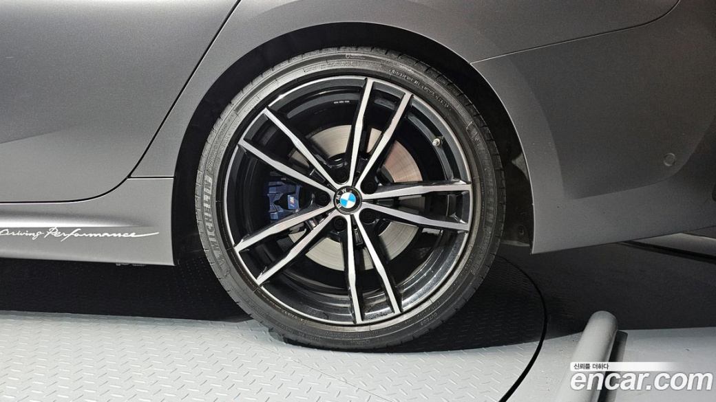 BMW 3-Series 320i Touring M Sports, 2022