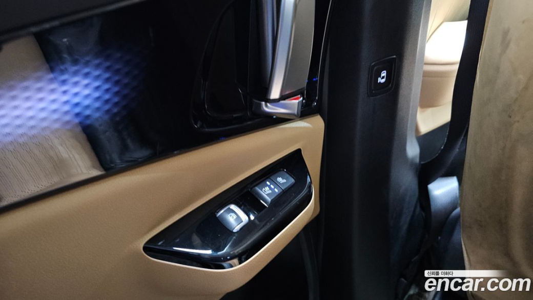 Kia Carnival 9-Seater Signature, 2023