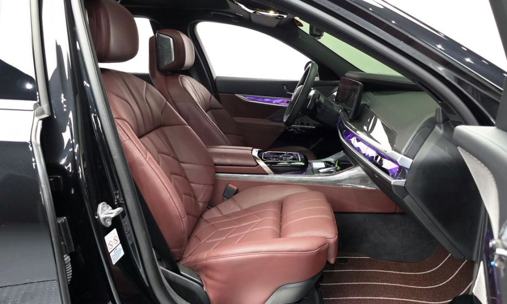 BMW 7-Series 740i xDrive M Sport, 2024