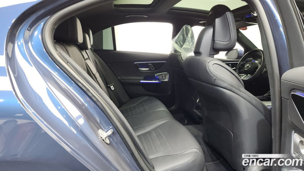 Mercedes-Benz C-Class C300 4MATIC AMG Line, 2024