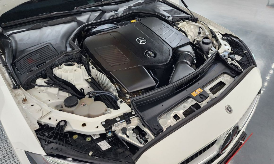 Mercedes-Benz C-Class C300 4MATIC Avantgarde, 2023