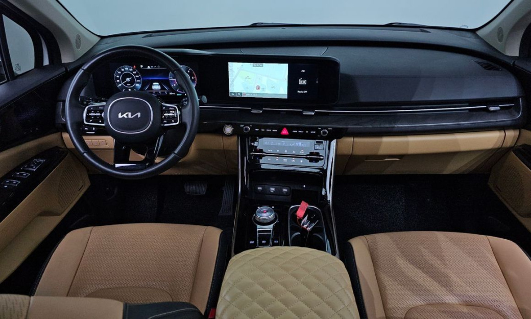 Kia Carnival 9-Seater Signature, 2023
