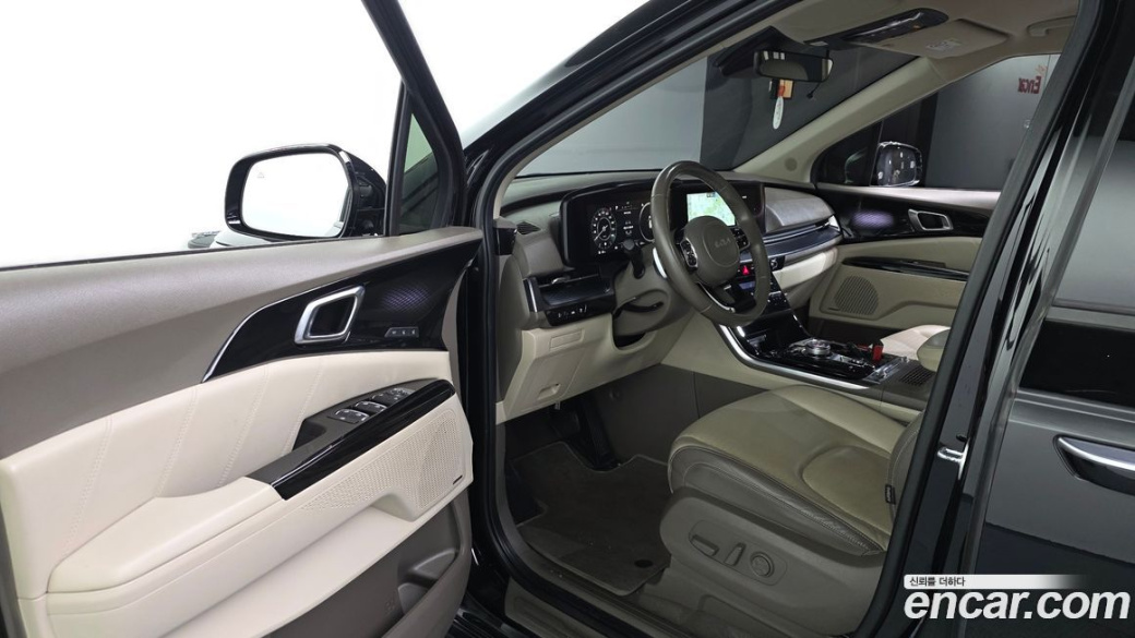 Kia Carnival 7-Seater Hi-Limousine, 2022