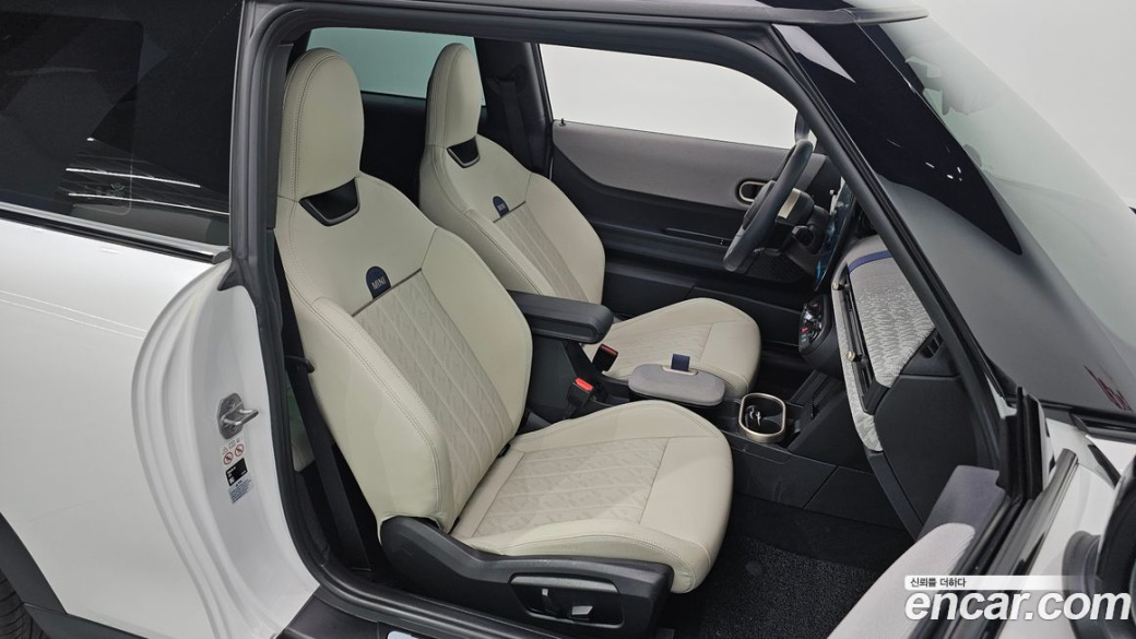 Mini Cooper Favoured, 2025