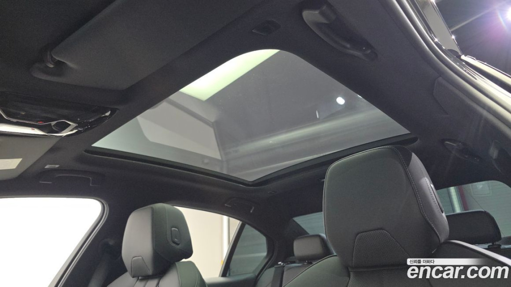 BMW 5-Series 520i M Sport, 2025