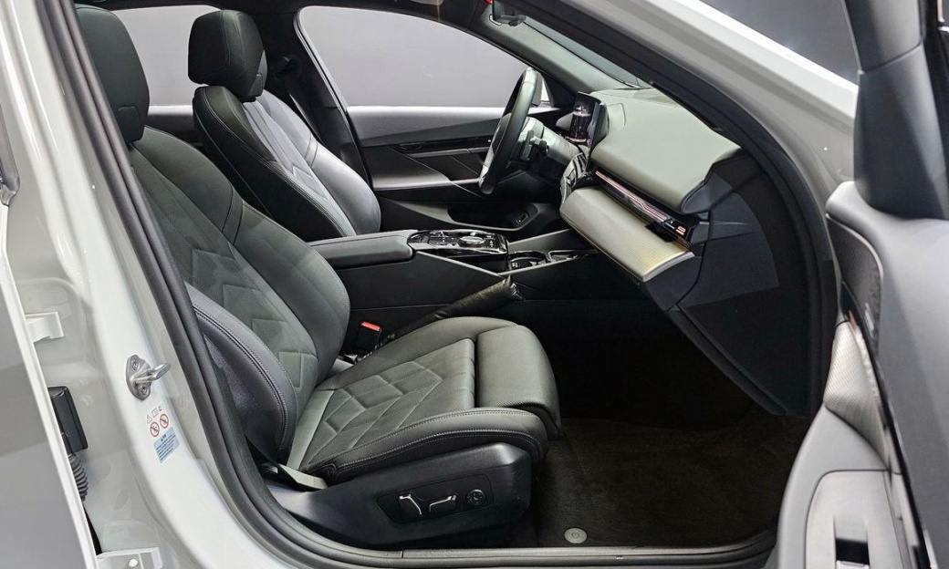BMW 5-Series 520i M Sport, 2024
