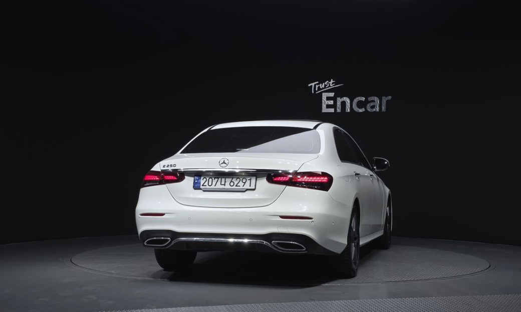 Mercedes-Benz E-Class E250 AMG Line, 2023