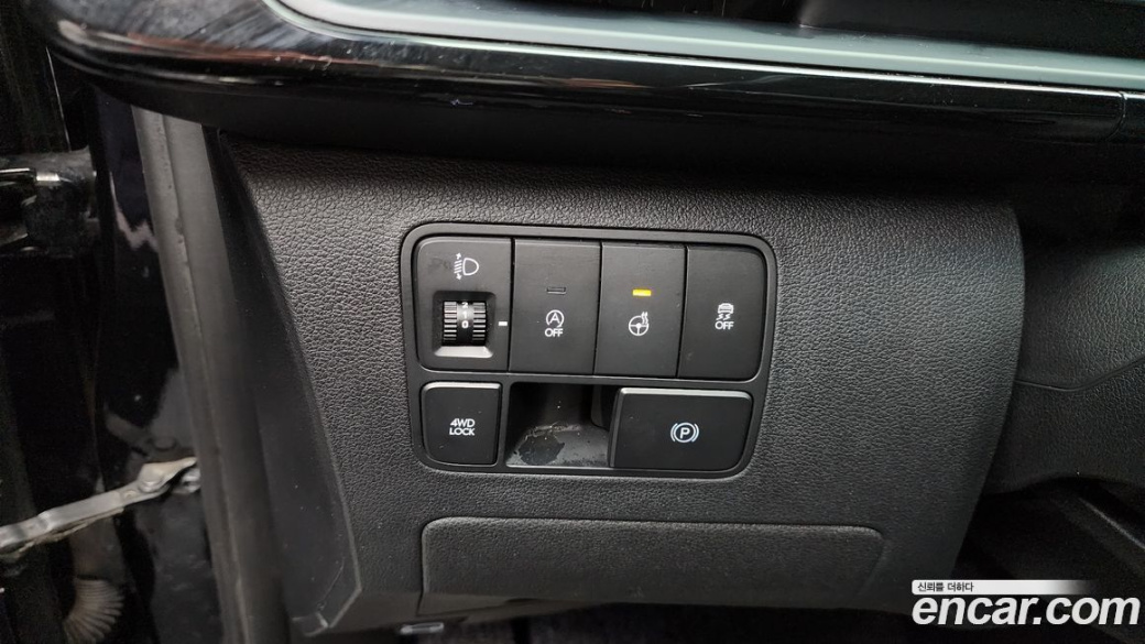 Hyundai Staria 4WD Lounge 9-Seater, 2024