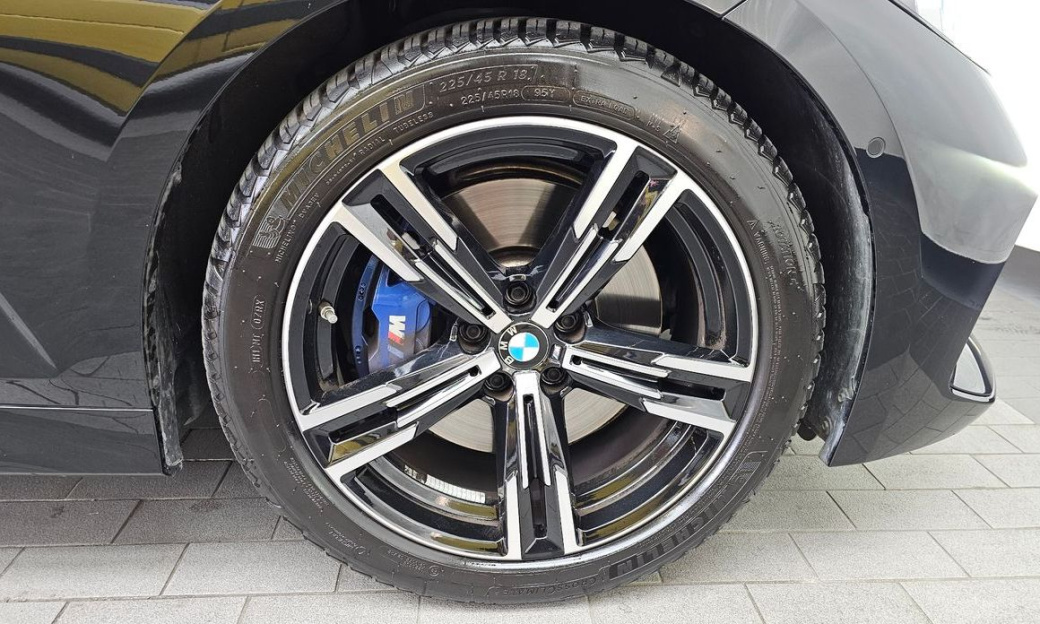 BMW 3-Series 320i M Sport, 2024