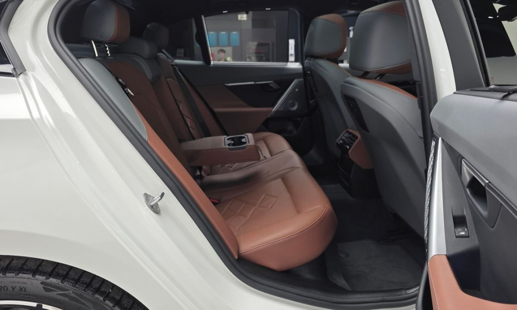 BMW 5-Series 530i xDrive M Sport, 2024