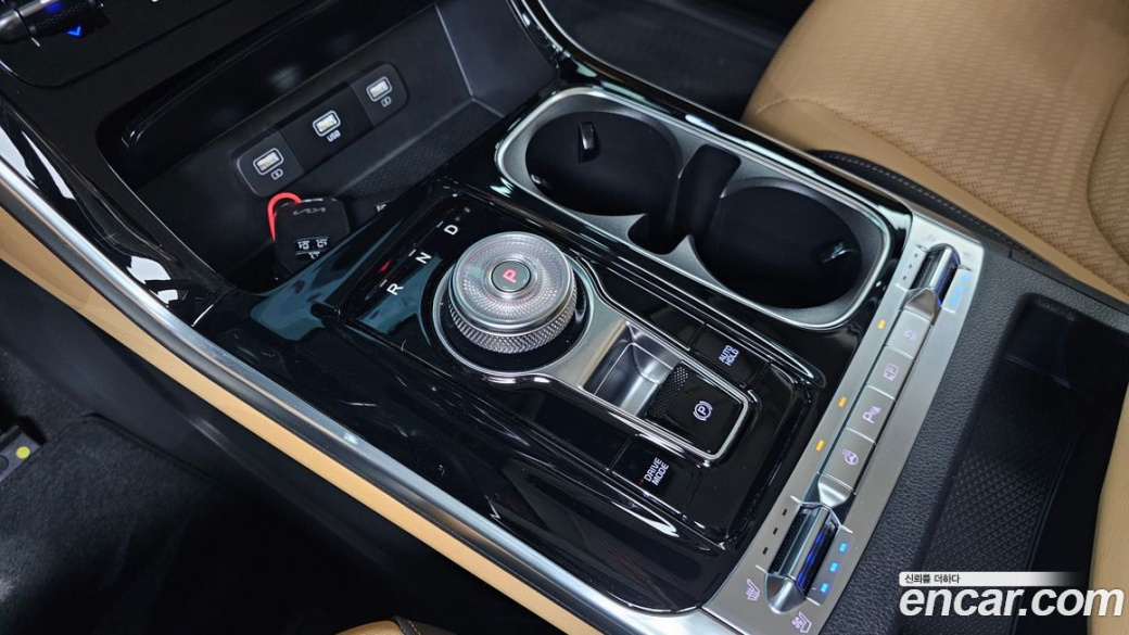 Kia Carnival 9-Seater Signature, 2023
