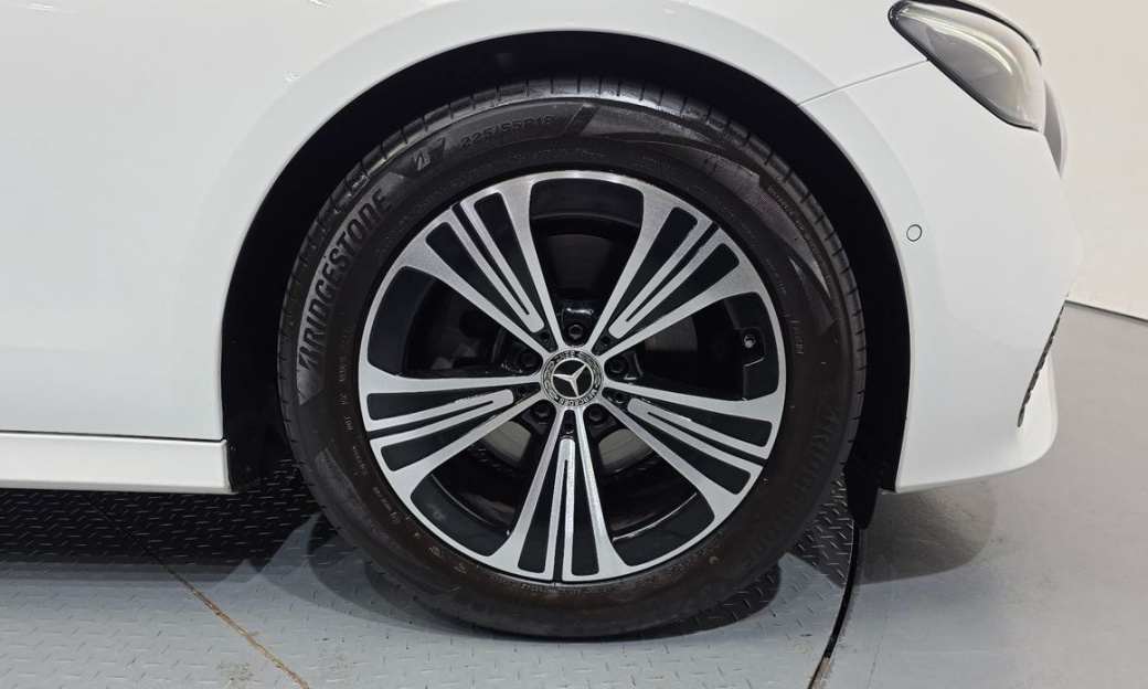 Mercedes-Benz E-Class E200 Avantgarde, 2024