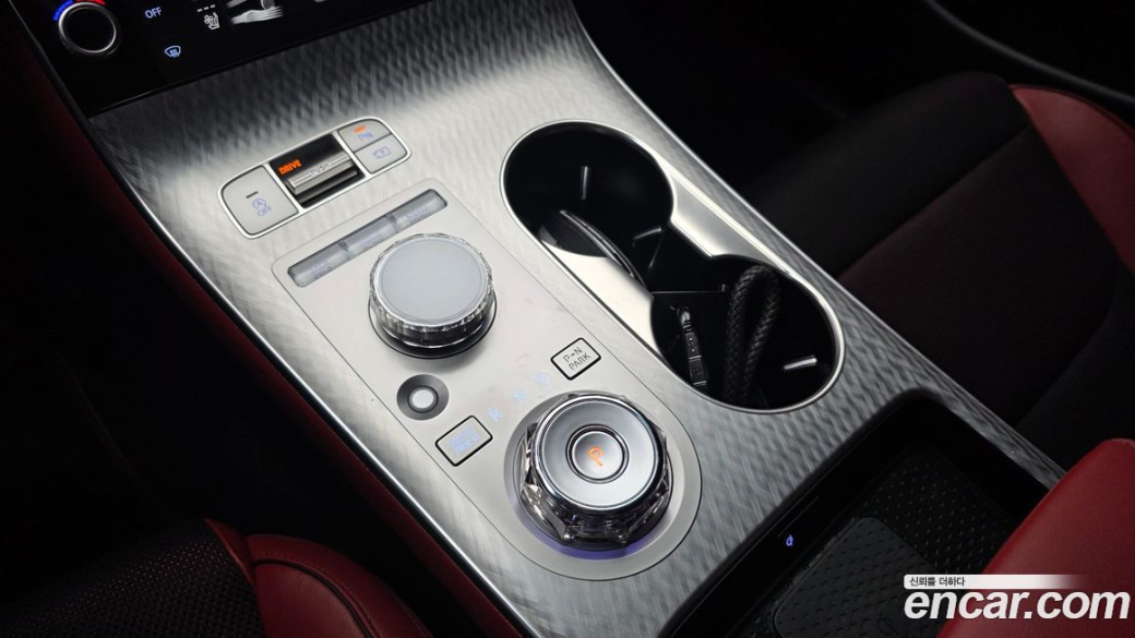 Genesis GV70 2.5T Gasoline AWD, 2025