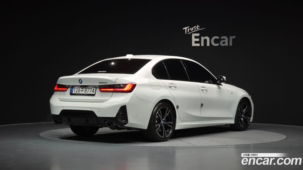 BMW 3-Series 320i M Sport, 2023
