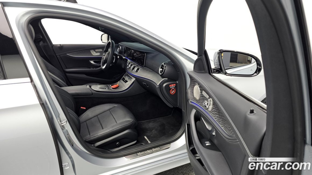 Mercedes-Benz E-Class E350 4MATIC AMG Line, 2022
