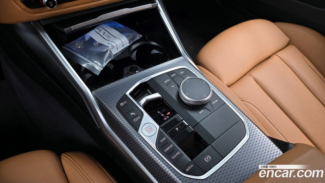 BMW 3-Series 320i M Sport, 2025