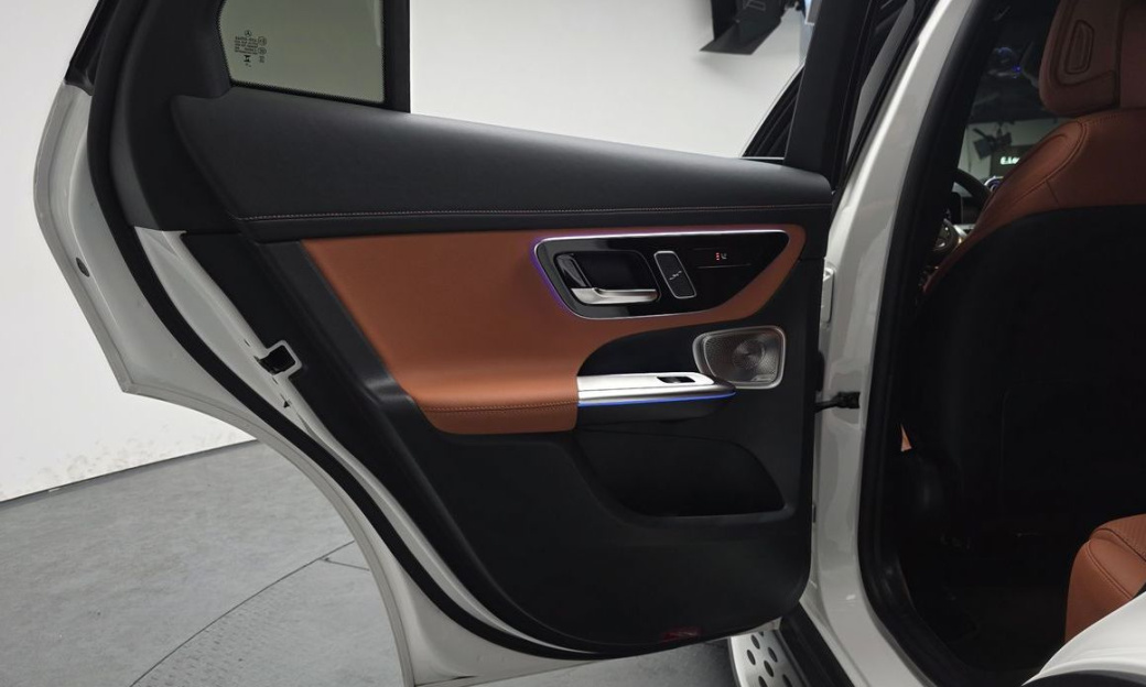 Mercedes-Benz GLC-Class GLC300 4MATIC Avnatgarde Coupe, 2025