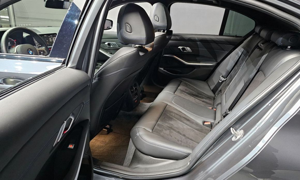 BMW 3-Series 320i M Sport, 2022