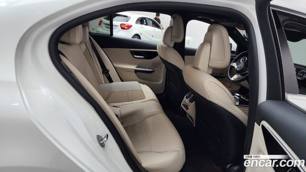 Mercedes-Benz C-Class C300 4MATIC Avantgarde, 2023
